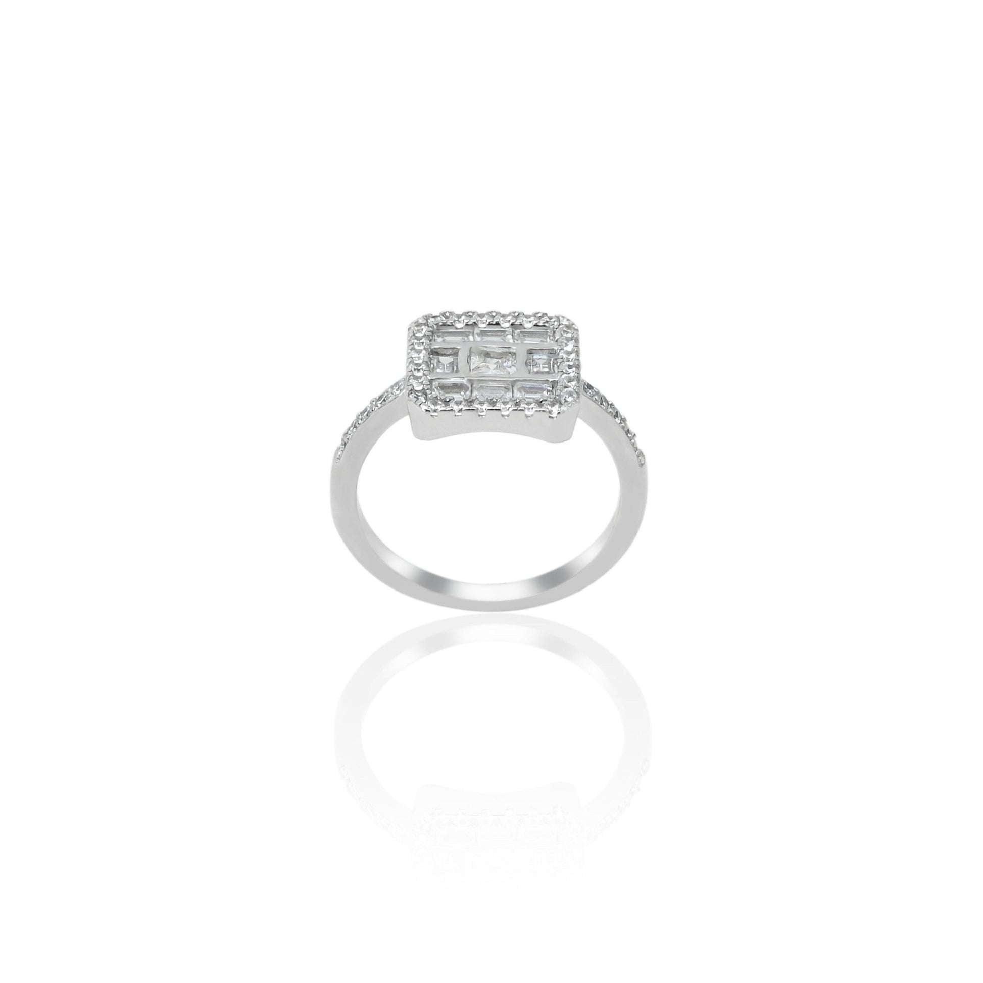 Sophisticated 925 silver ring with vintage charm for women