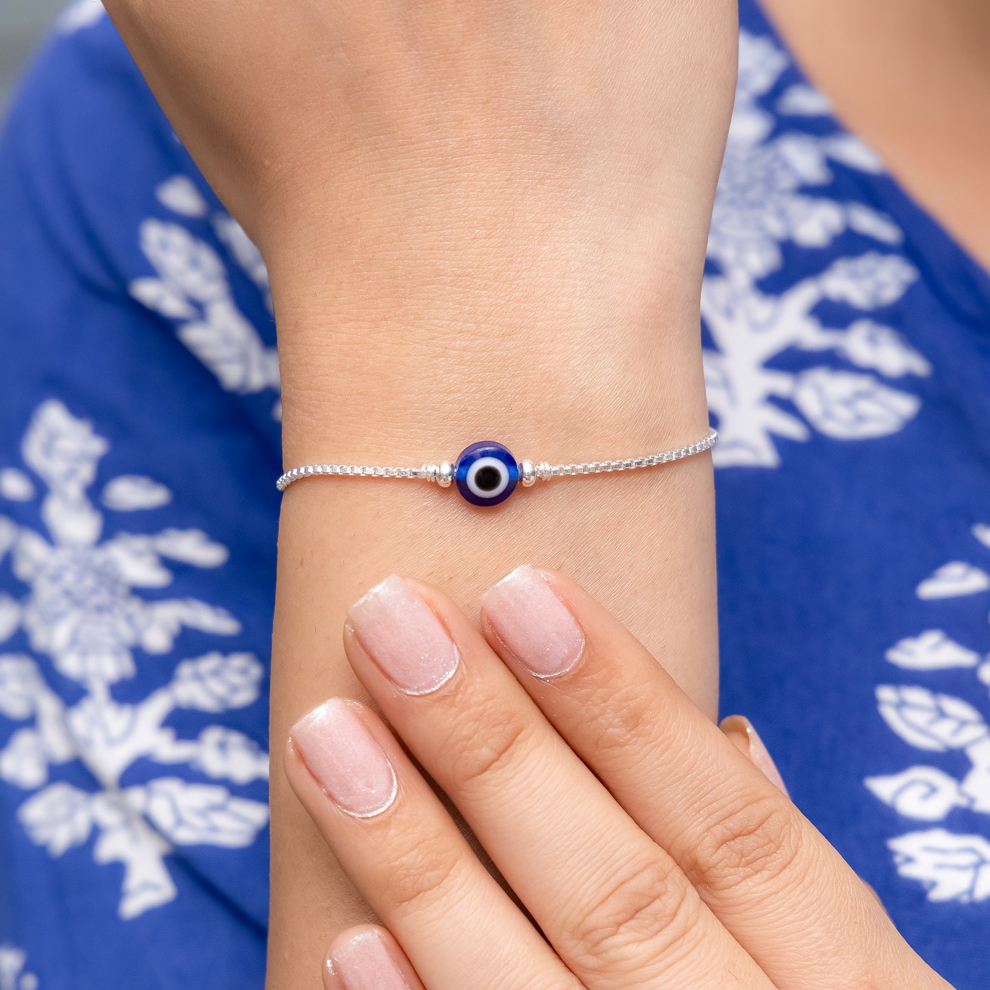 Silver Evil Eye Bracelet Stylish Protection Charm for Everyday Wear