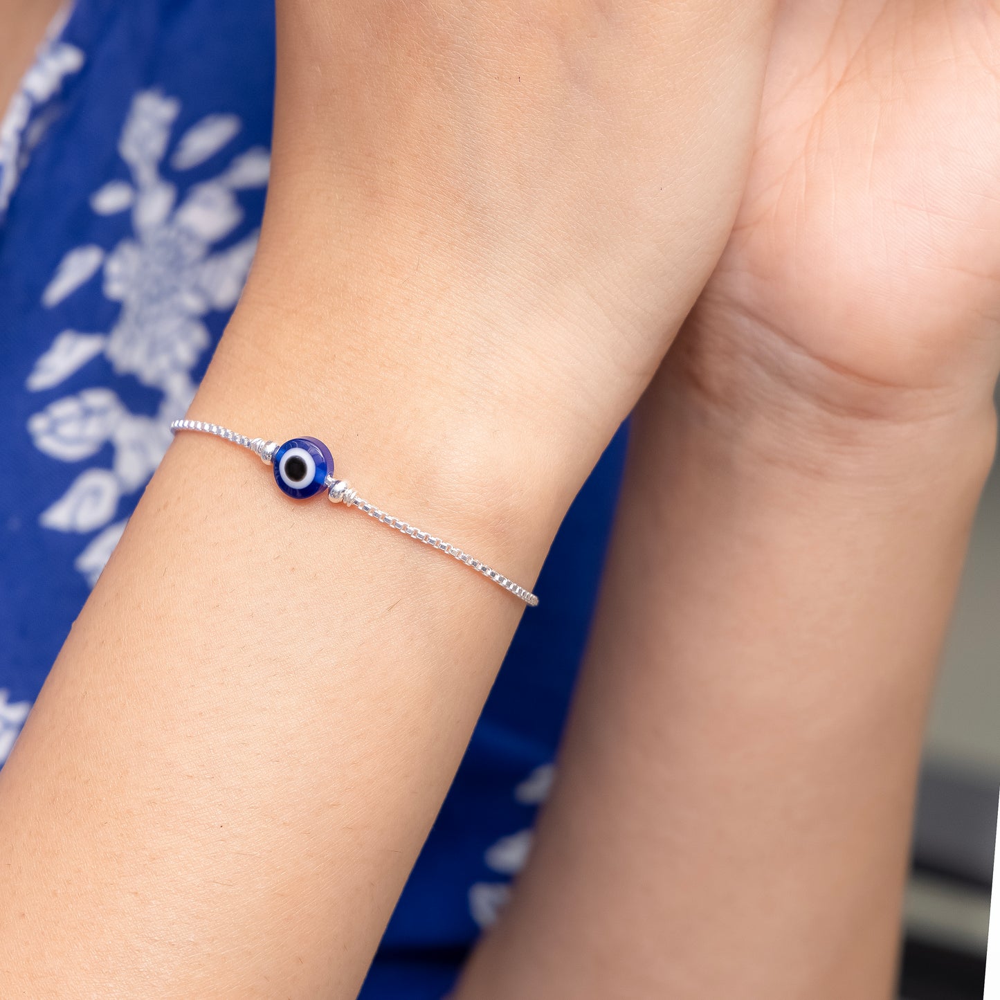 Silver Evil Eye Bracelet Stylish Protection Charm for Everyday Wear