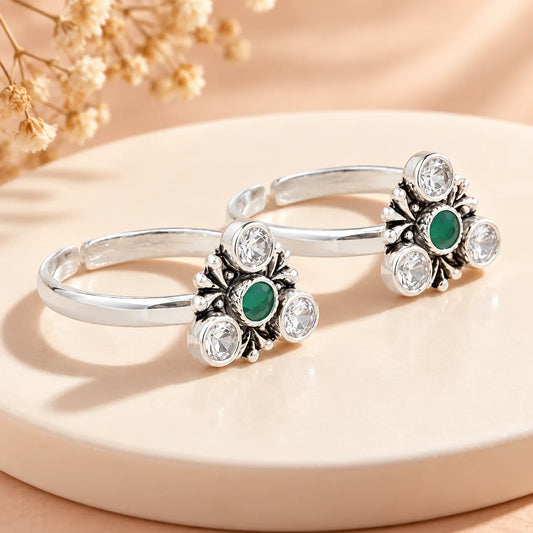 Silver Gleaming Green Toe Rings