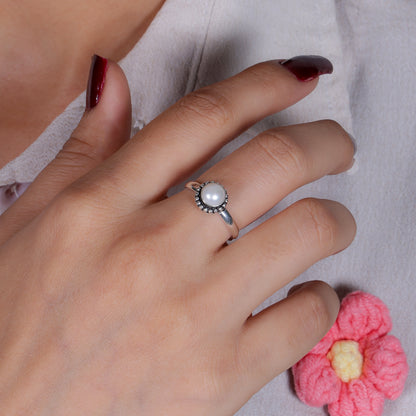 Shiny White Moti Silver Ring