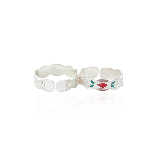 Charming silver Shashy toe rings with a minimalist design, perfect for everyday wear
