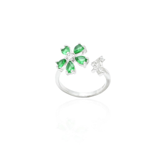Close-up of a silver ring with a beautiful green flower gemstone, perfect for adding a touch of nature-inspired beauty.