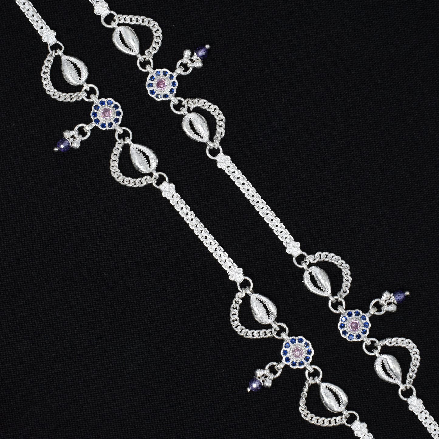 Elegant silver anklet featuring timeless traditional design details