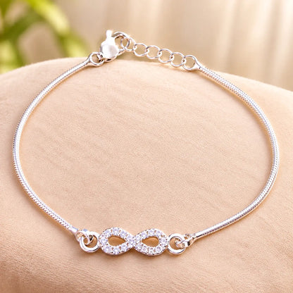 BRO Name silver bracelet with sparkling infinity design