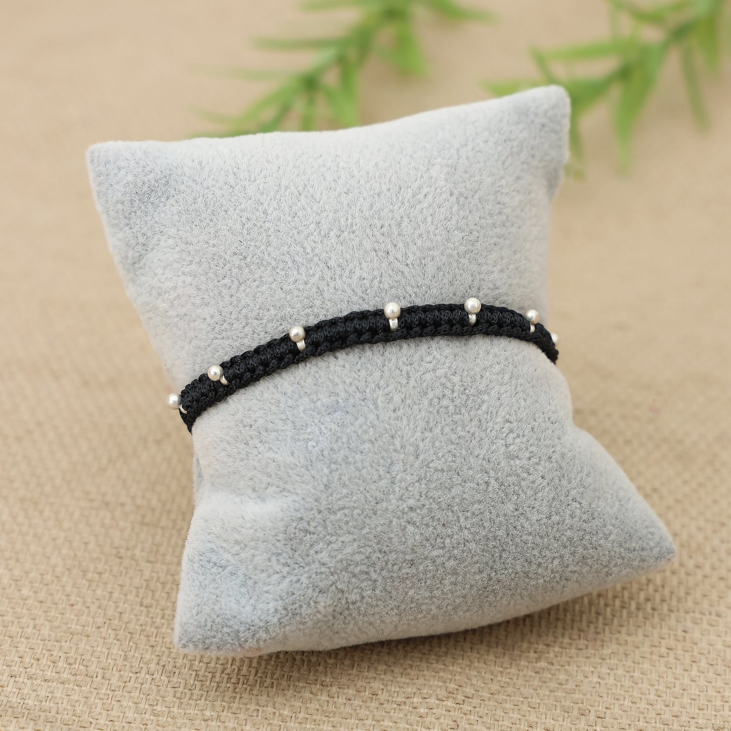 Silver Dhaga bracelet Little Buds