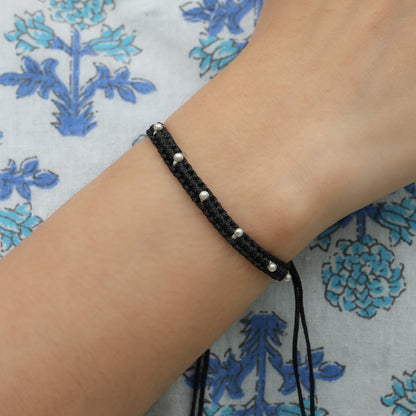 Silver Dhaga bracelet Little Buds