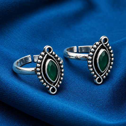 Delightful Green Cut Stone Silver Toe Rings
