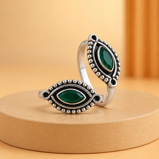 Delightful Green Cut Stone Silver Toe Rings
