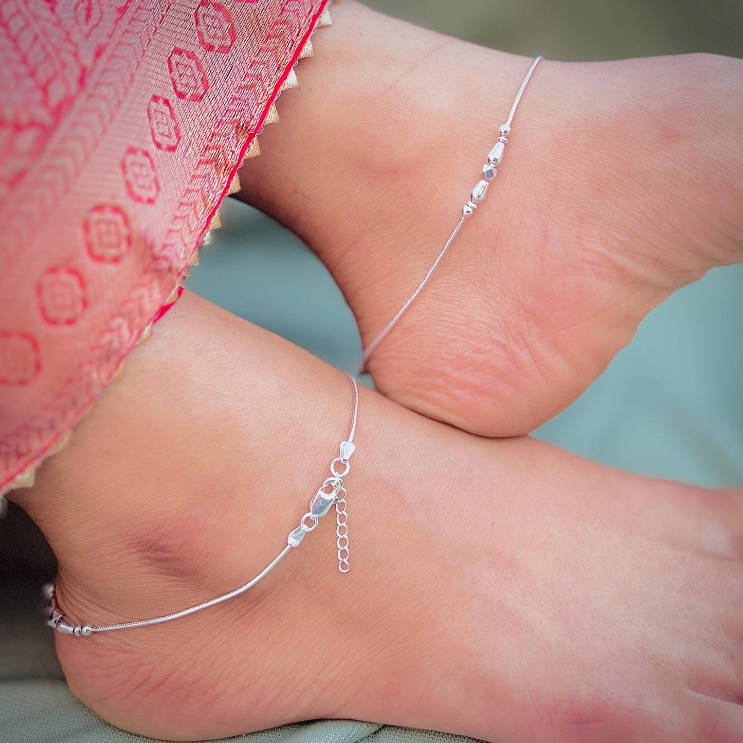 Minimalist Silver Anklet with Silver Moti Detailing.