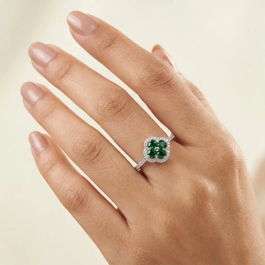 Luxury Emerald Flower Diamond Ring
