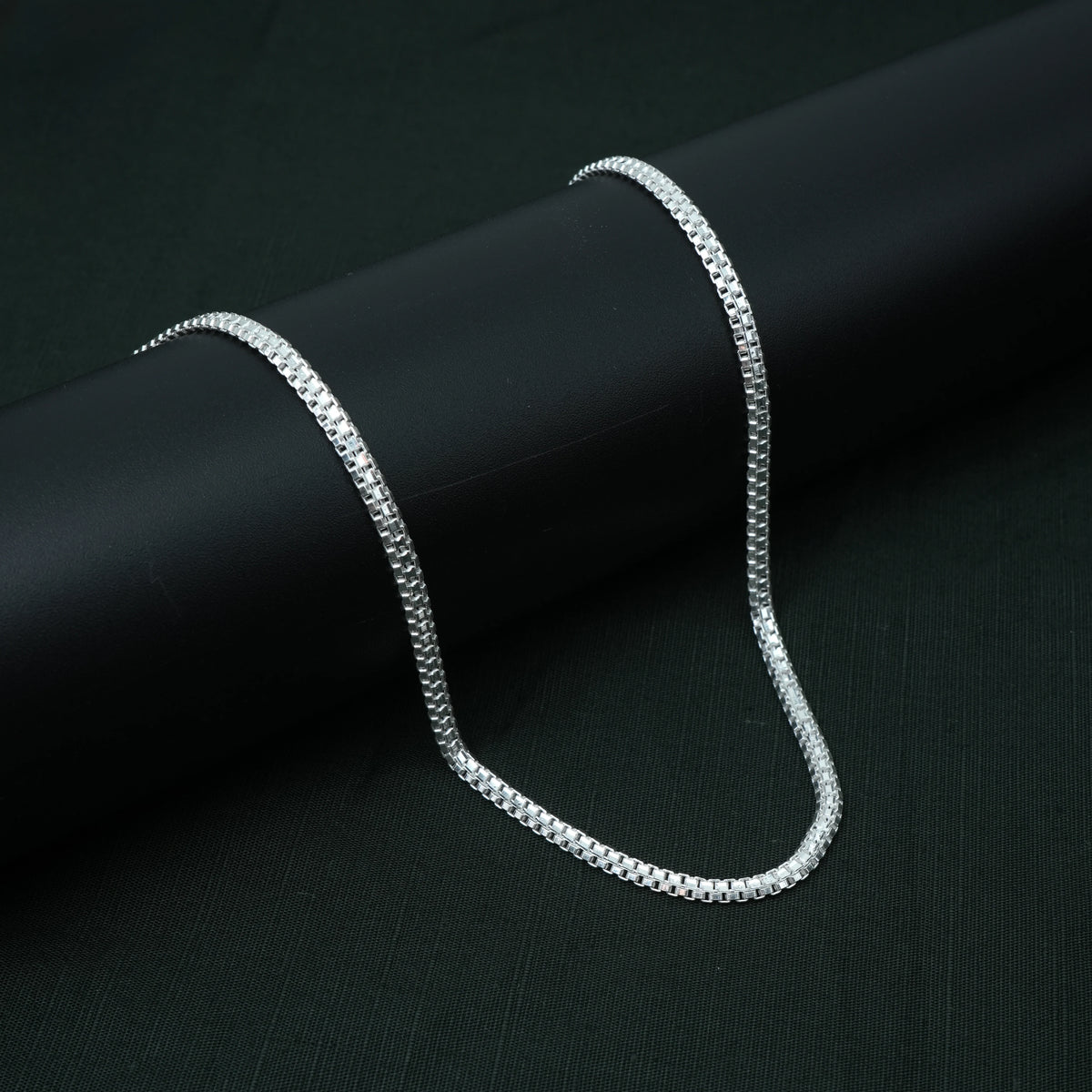 Men’s Flat Silver Chain Bold Smooth Finish for Boys
