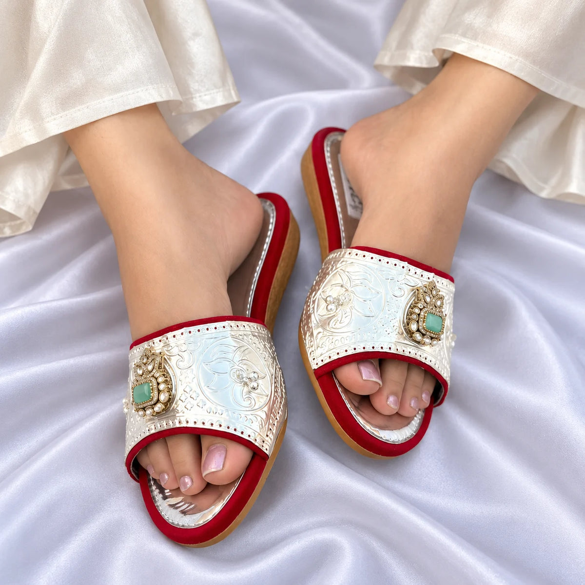 Traditional Design Silver Slipper with Mint Green Stone and Red Border
