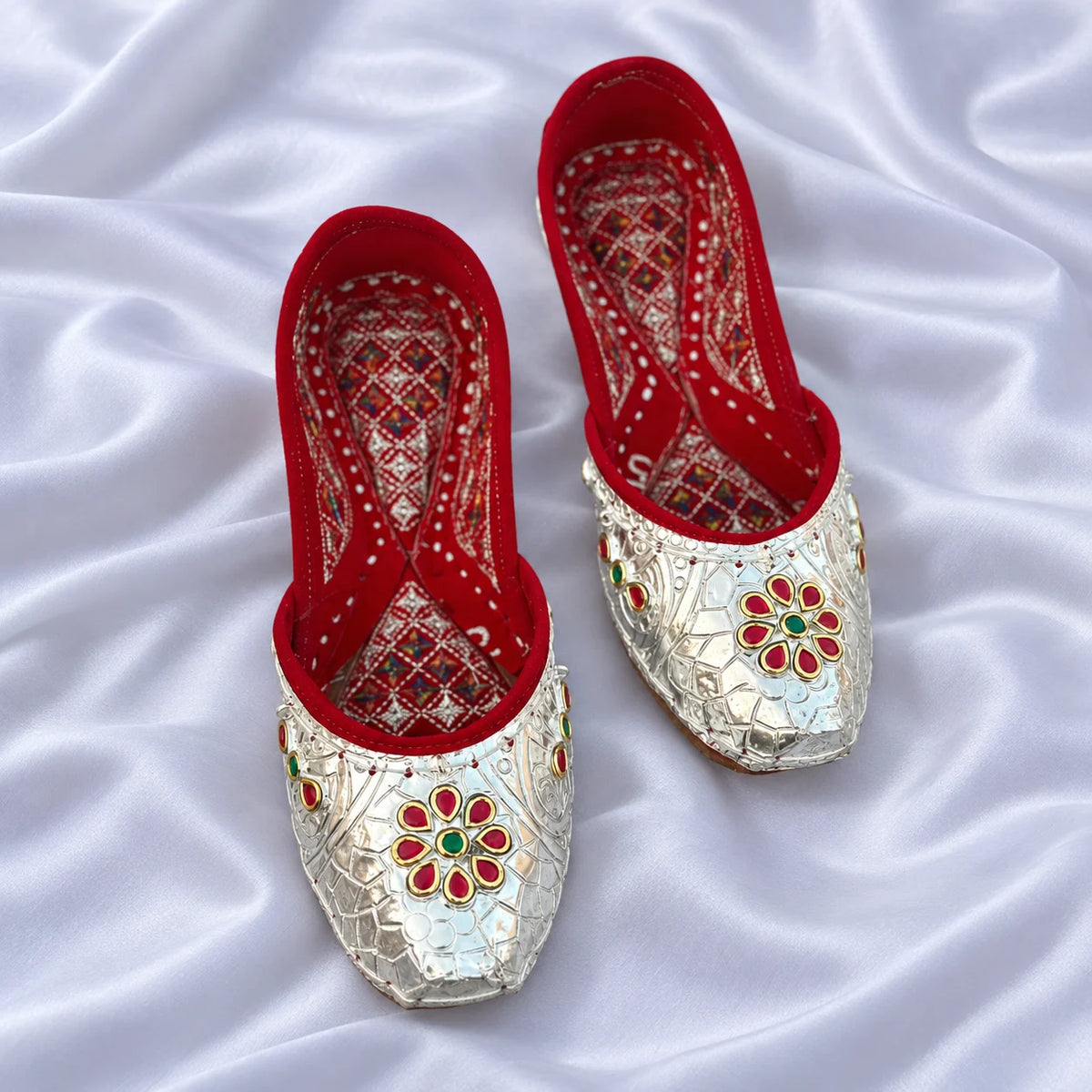 Traditional Design Silver Jutti with Red Flower Design and Green Stone