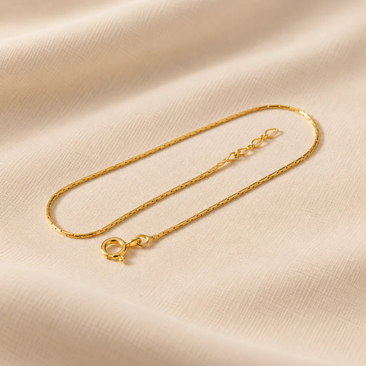 Premium Silver Sleek Chain Bracelet for Women.