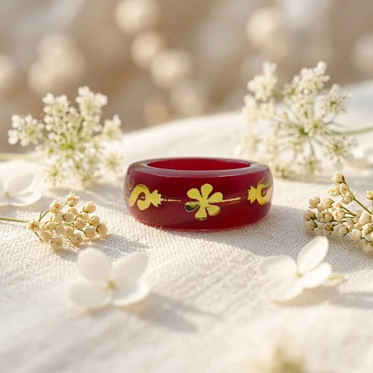 Red Resin Floral Inlay Ring – Handmade Vintage Gold Clover Band