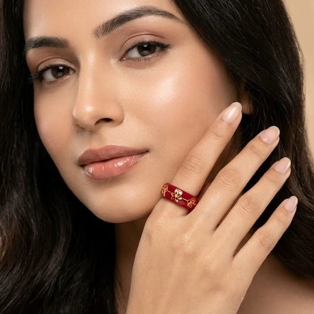 Red Resin Floral Ring with Gold Inlay – Traditional Vintage Statement Band