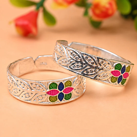 Silver Toe Rings with Unique Floral Detailing
