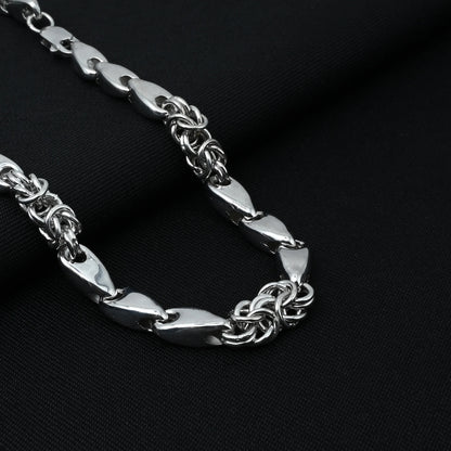 Sleek Knot Design Link Chain For Boys
