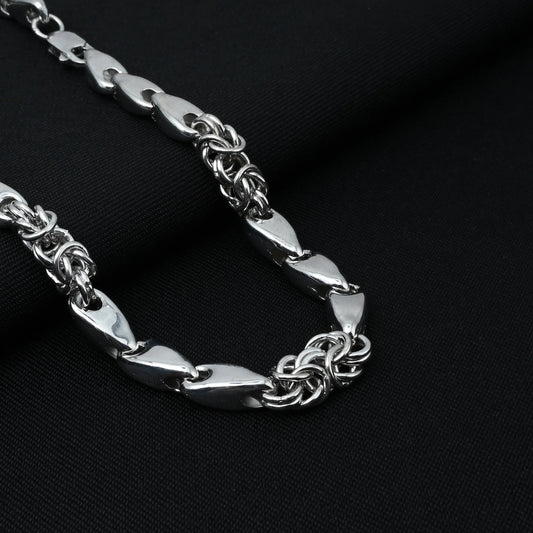 Sleek Knot Design Link Chain For Boys
