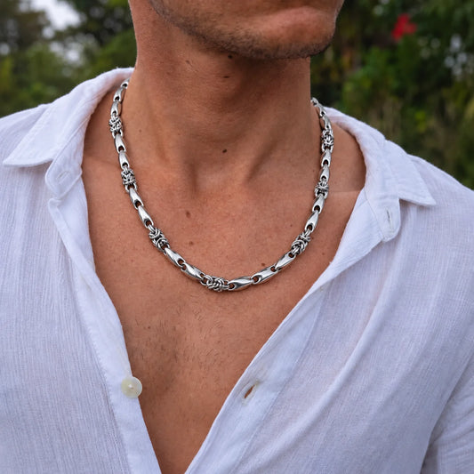 Sleek Knot Design Link Chain For Boys

