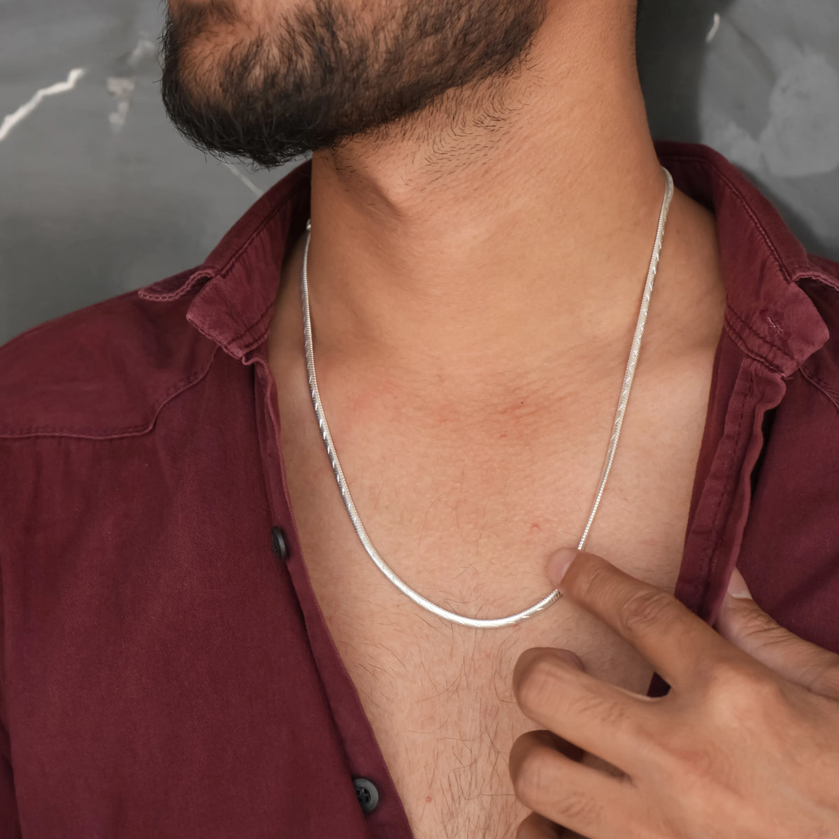 Sleek Silver Chain Lined Engraving For Boys
