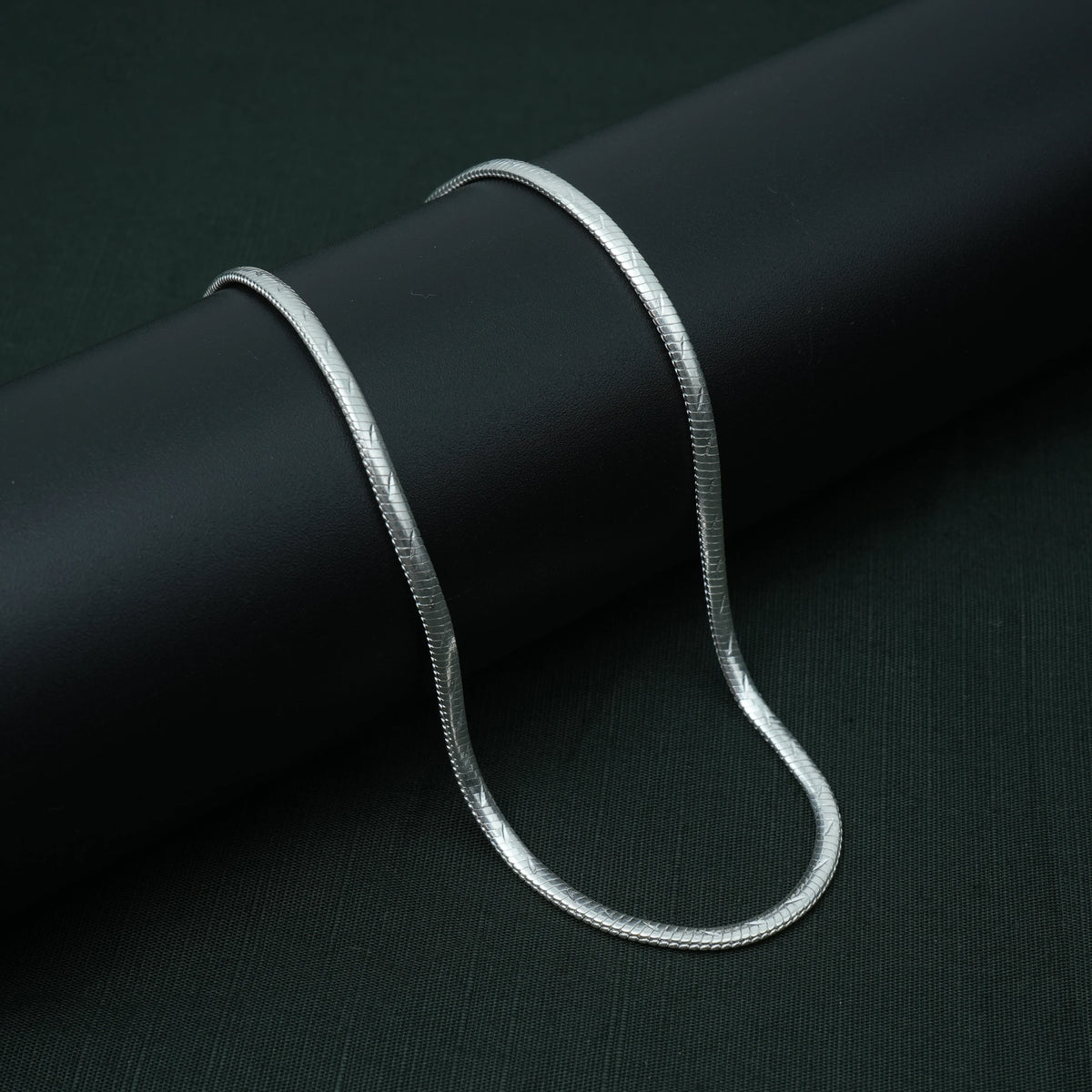 Sleek Silver Chain Lined Engraving For Boys
