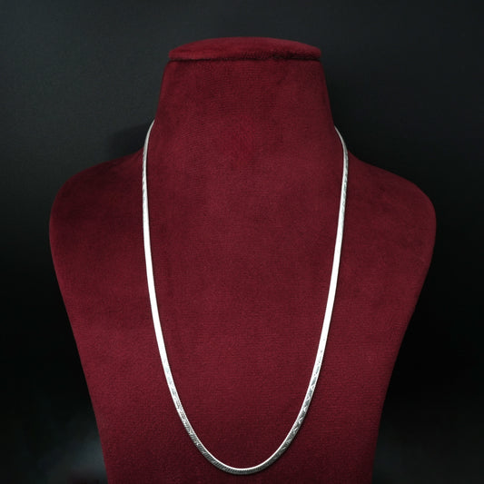 Sleek Silver Chain Lined Engraving For Boys
