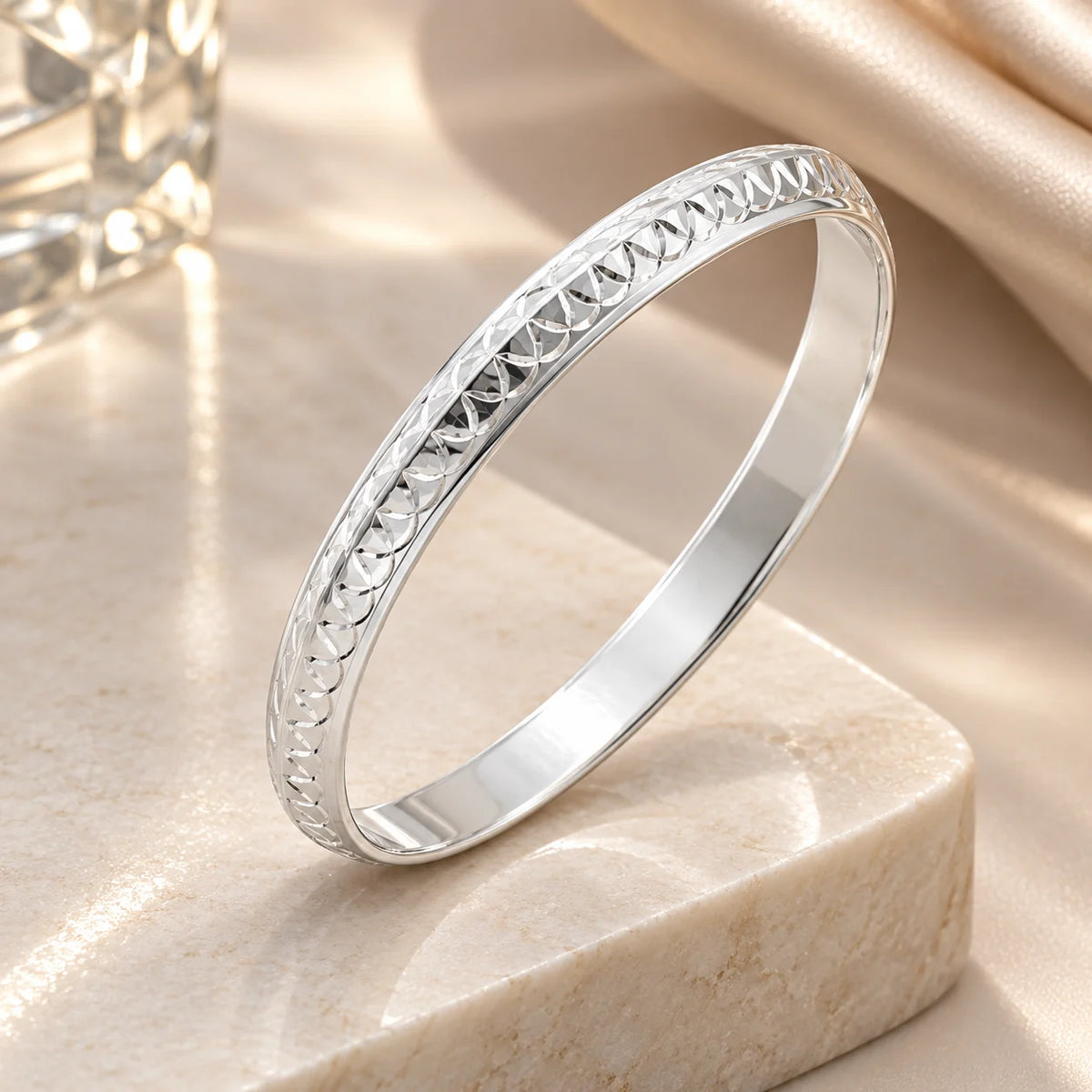 Stylish Inter-circular Design Silver Kada for Boys