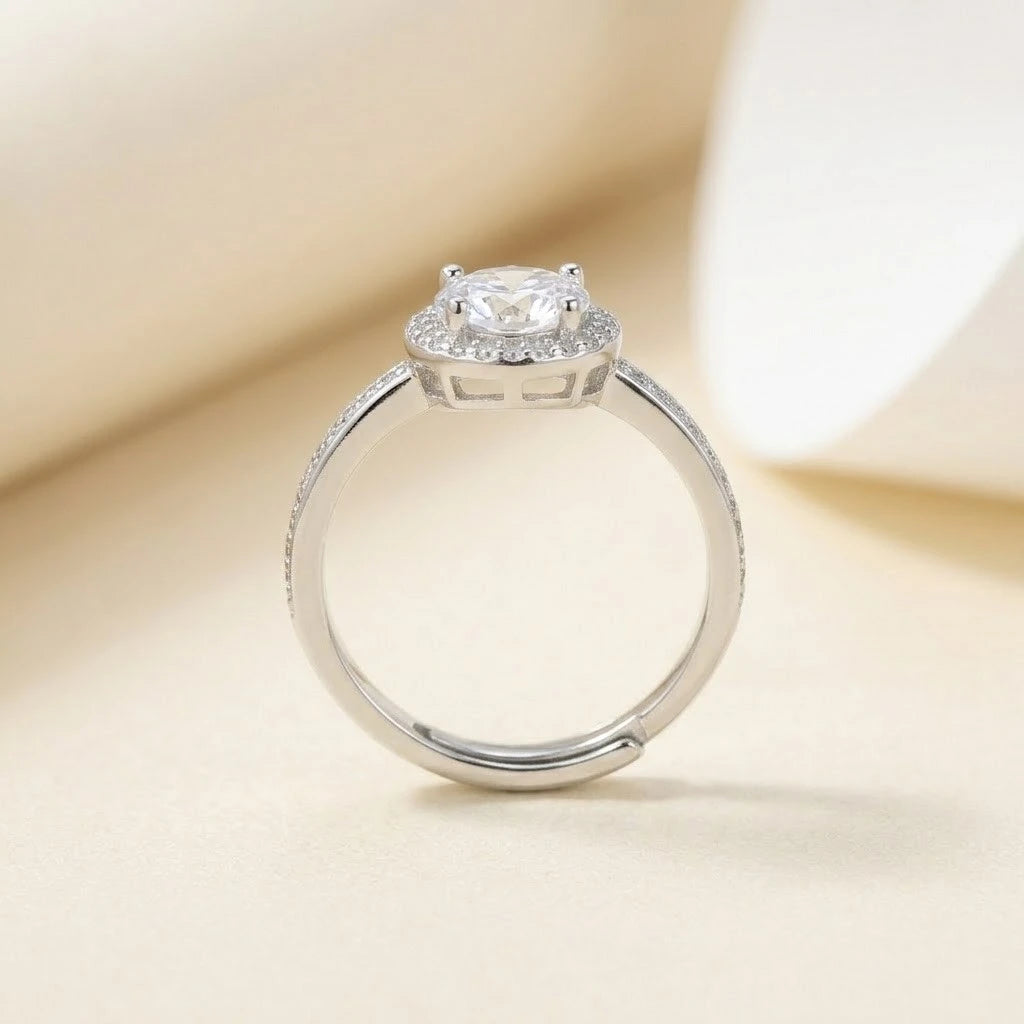 The Classic Halo Brilliance Ring