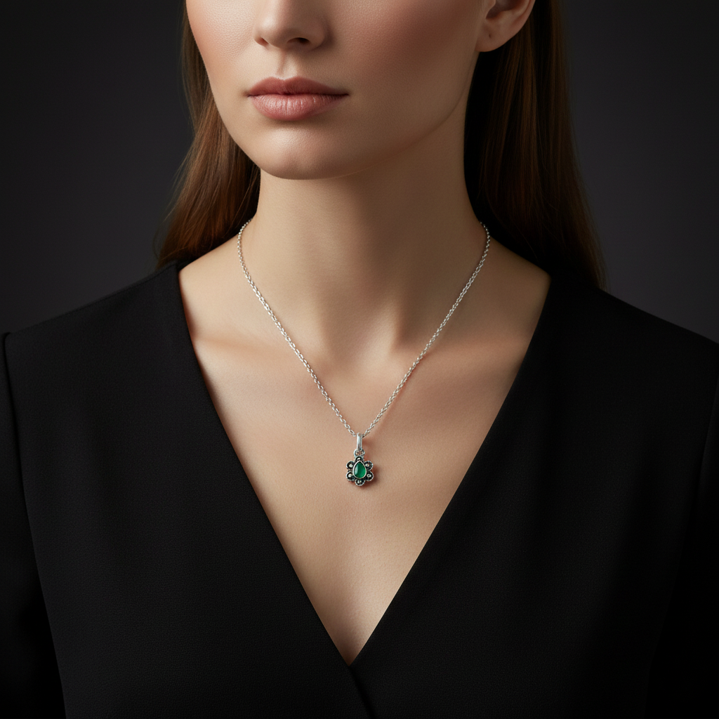 Vintage Style Silver Floral Pendant – Green Stone