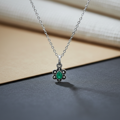 Vintage Style Silver Floral Pendant – Green Stone