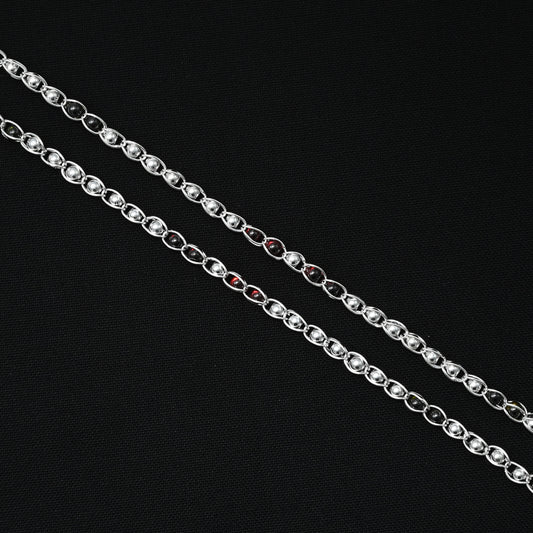 Silver anklet with charming kneaded treasure design