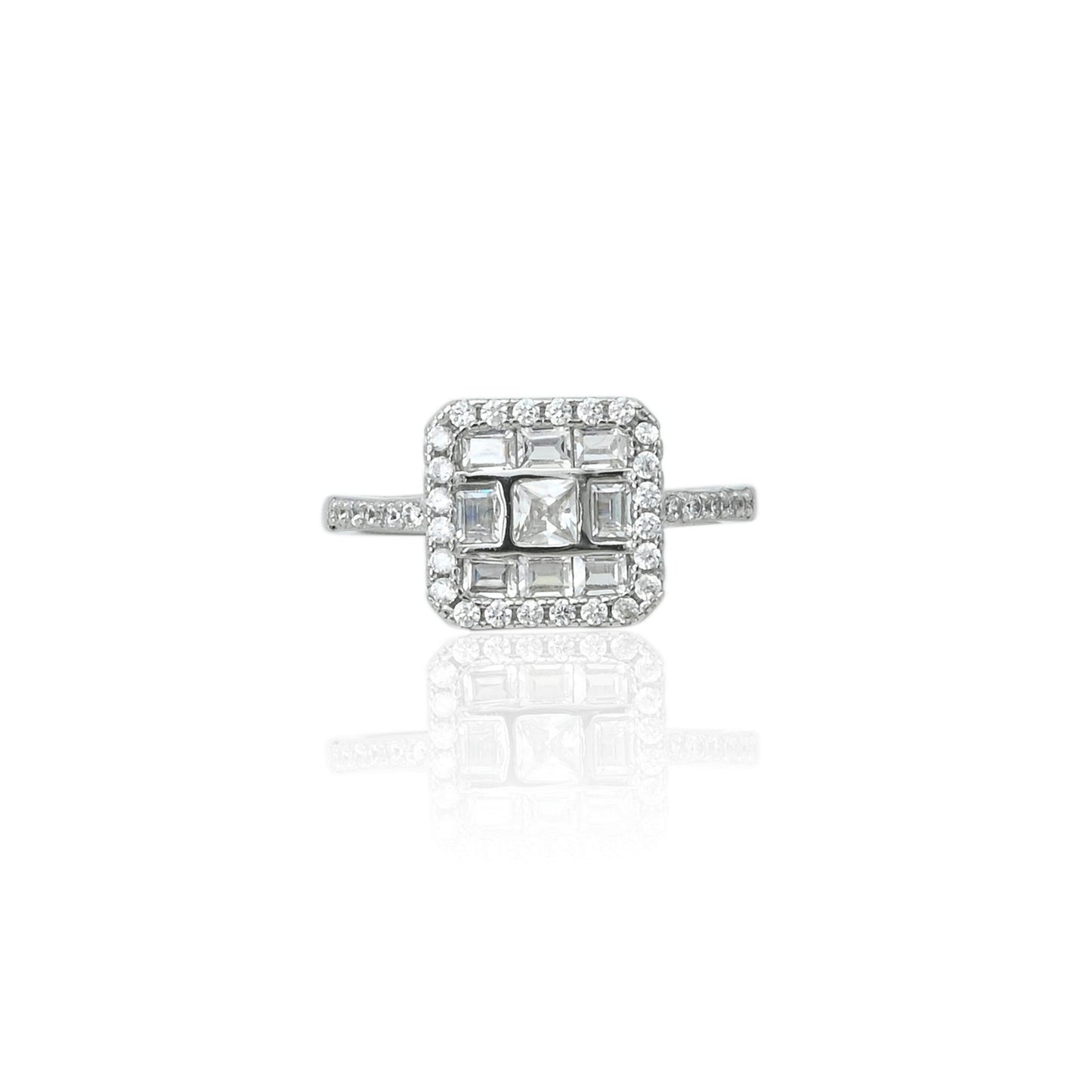 Stylish women's ring in 925 silver, blending elegance with a vintage spark