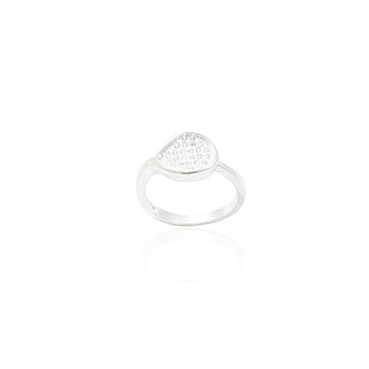 Stylish silver ring with a curved Vanki design, showcasing sparkling accents for a chic appearance