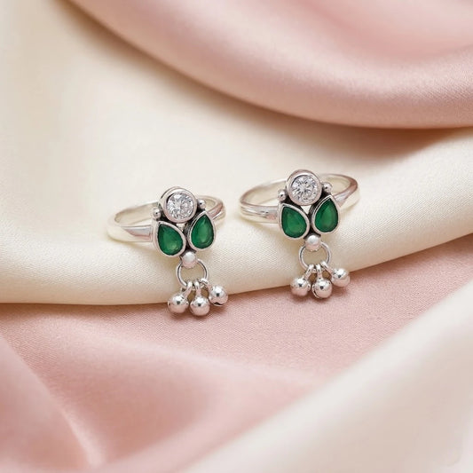 Silver Grace of Green Stone Toe Rings