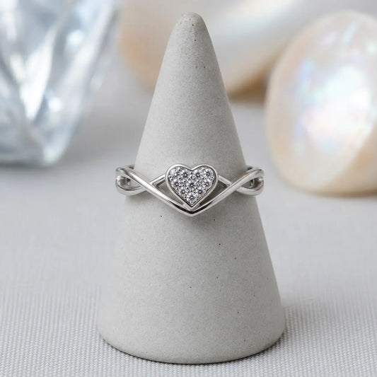 Gorgeous Silver Ring with Heart-Shaped Gem for a Romantic Touch.
